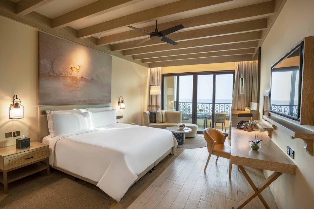 Sea View Room with lounge access and balcony