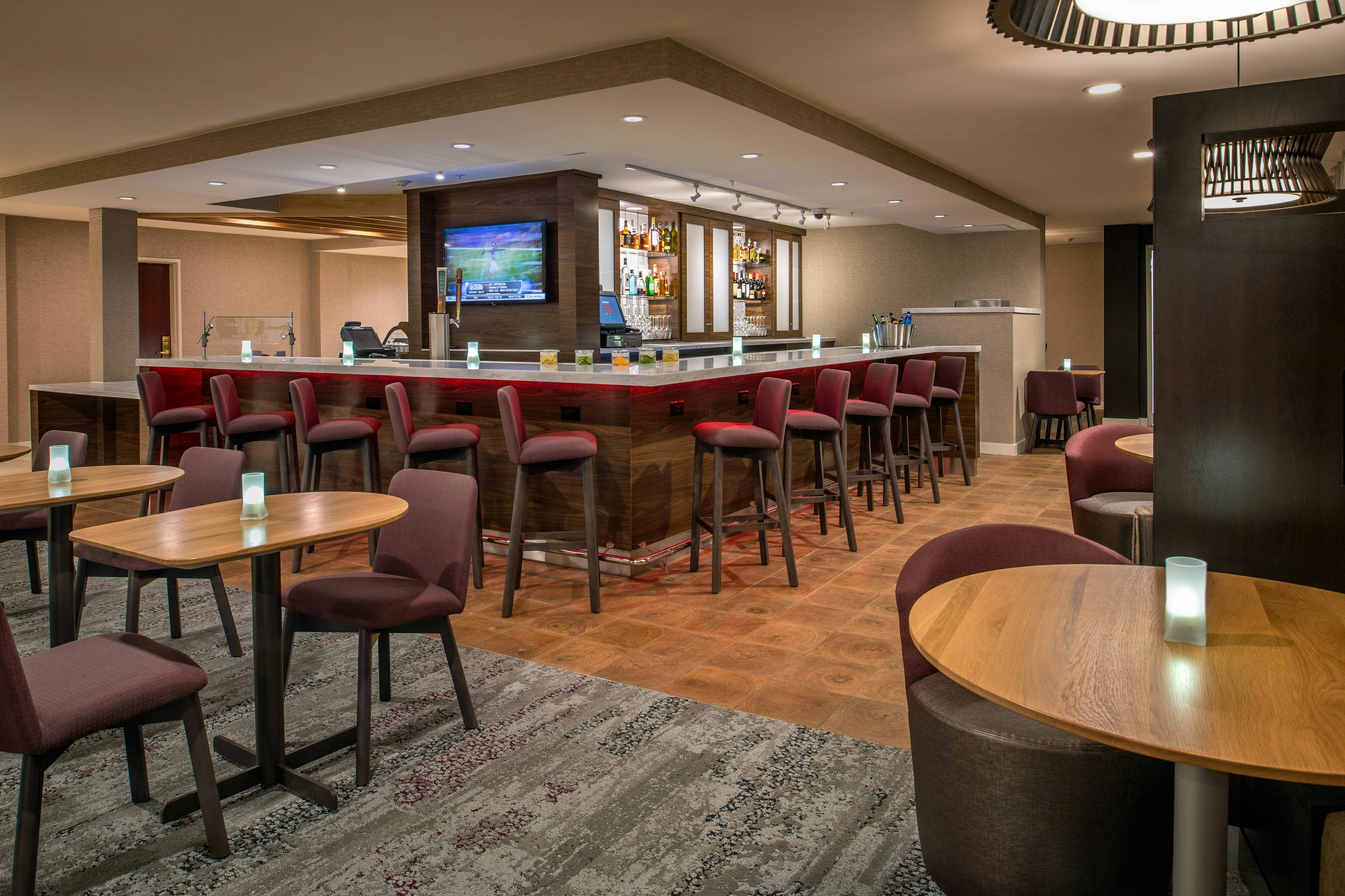 Courtyard By Marriott Portland North 8/17