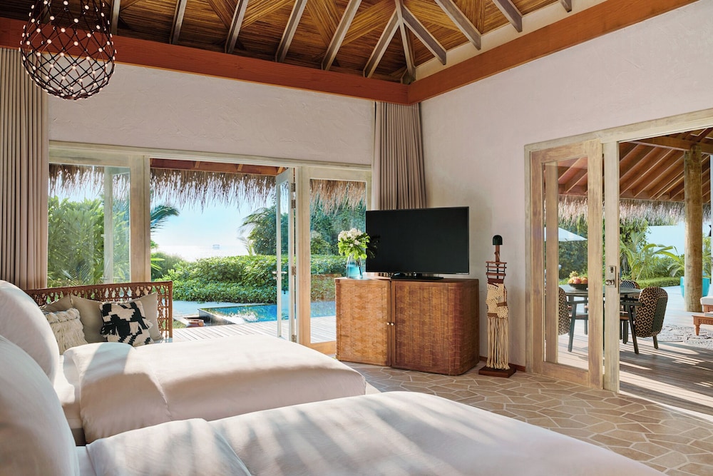 Sirru Fen Fushi Private Lagoon Resort 10/68