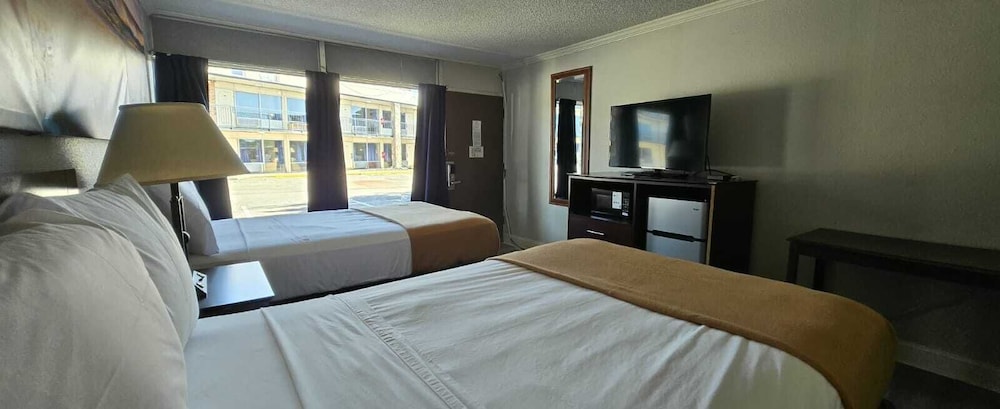 Riverside Inn & Suites by OYO Danville Ceaser Casino 26/68