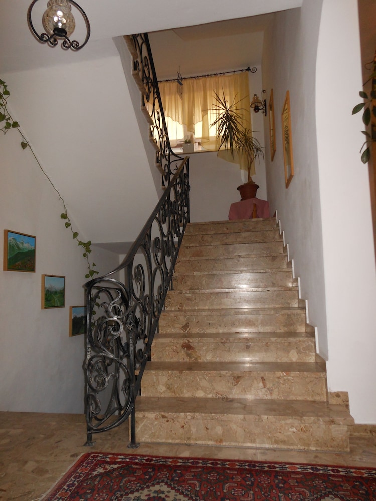 PENSION ST.LEONHARD 10/50