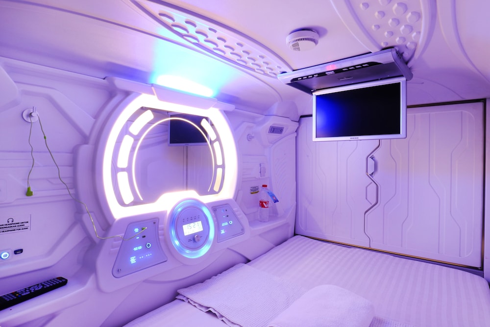 Tab Capsule Hotel - Kayoon Surabaya 12/28