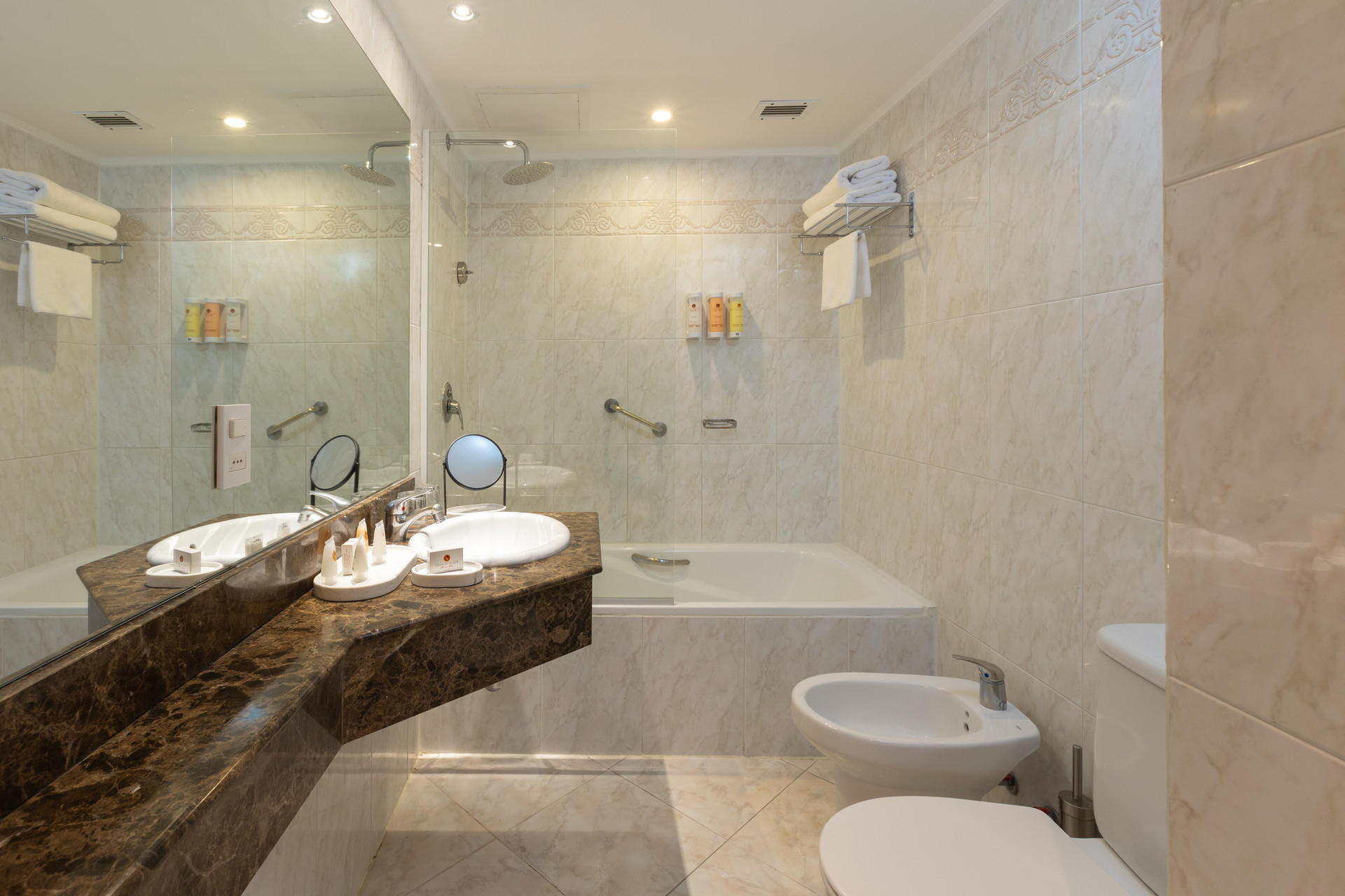 غرفة تنفيذية بانورامية بإطلالة، Cala Di Volpe Boutique Hotel 3/3