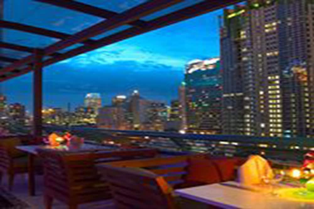 Radisson Hotel Chateau de Bangkok 45/48