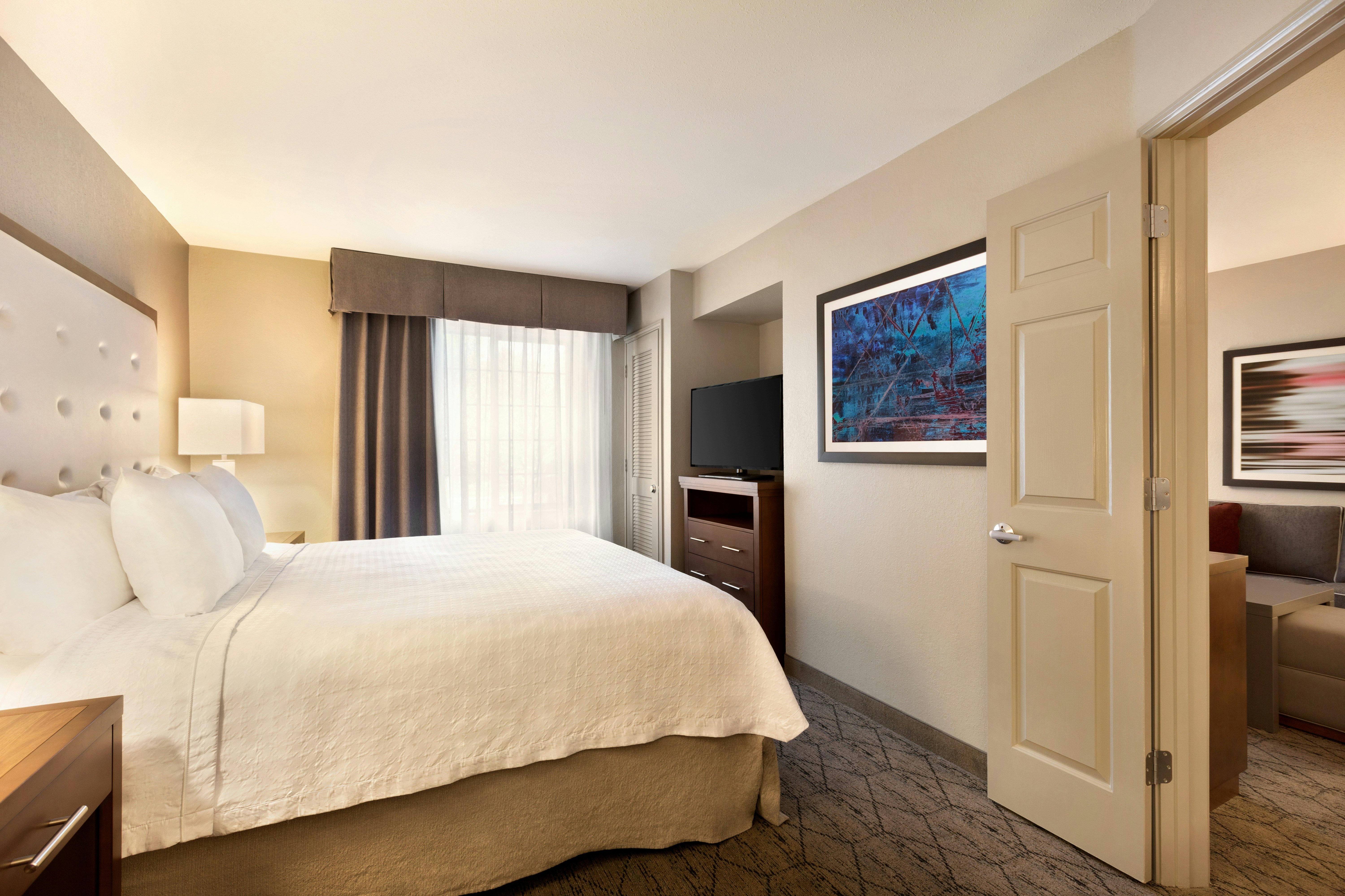 1 BEDROOM, SUITE, KING BED