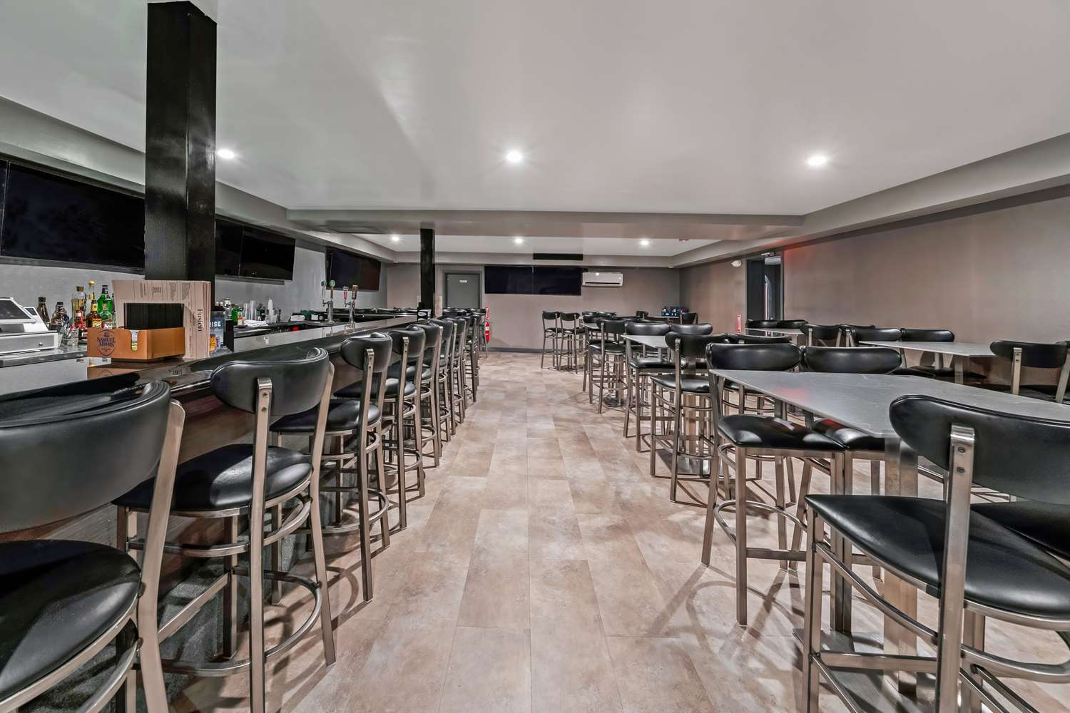Americas Best Value Inn Foxboro 22/35