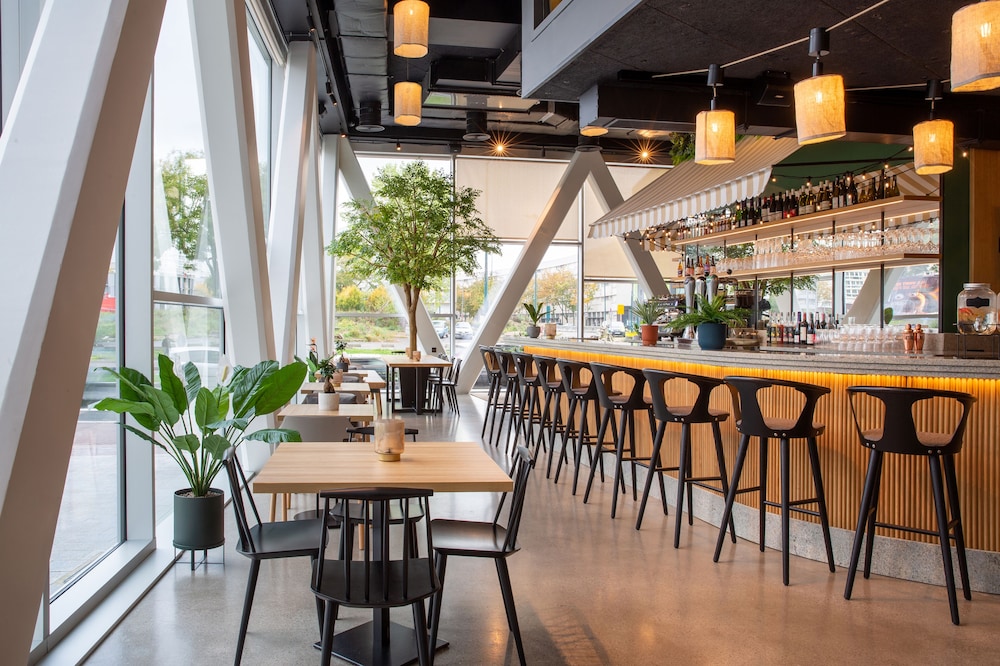 Best Western M Treize Paris Asnieres 26/44