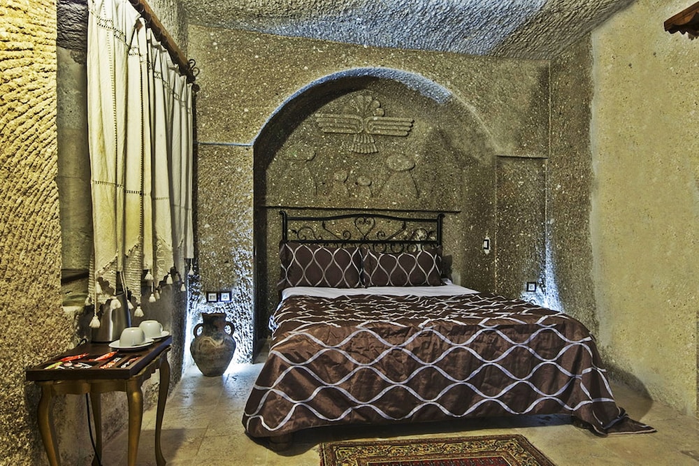 Antique Terrace Suites 26/50