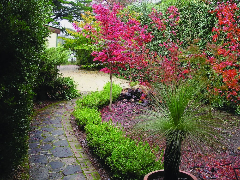 VALLEY OF THE WATERS B&B 42/51