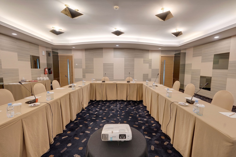 Hotel Pangeran Pekanbaru 62/66