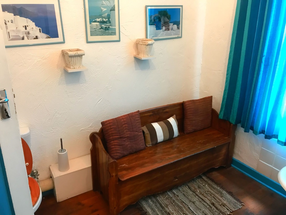 Athenian Villa 23/50