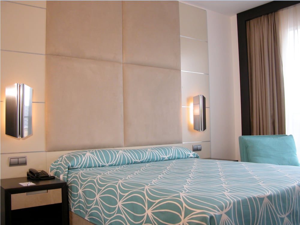 Room, Triple, Hotel Palacio Albacete and Spa 3/10