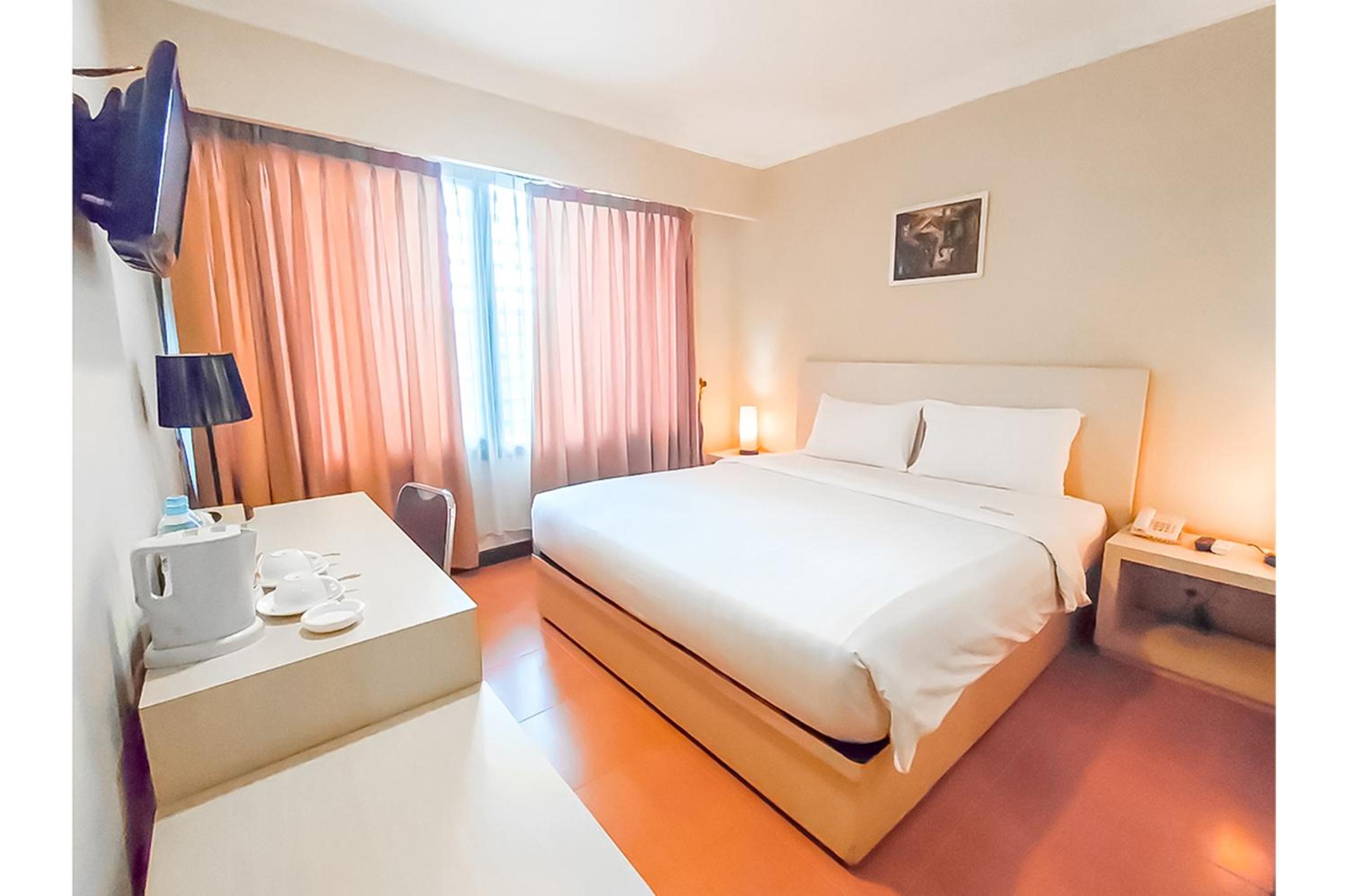 Kawana Hotel (Formerly The Aliga Padang) 26/42