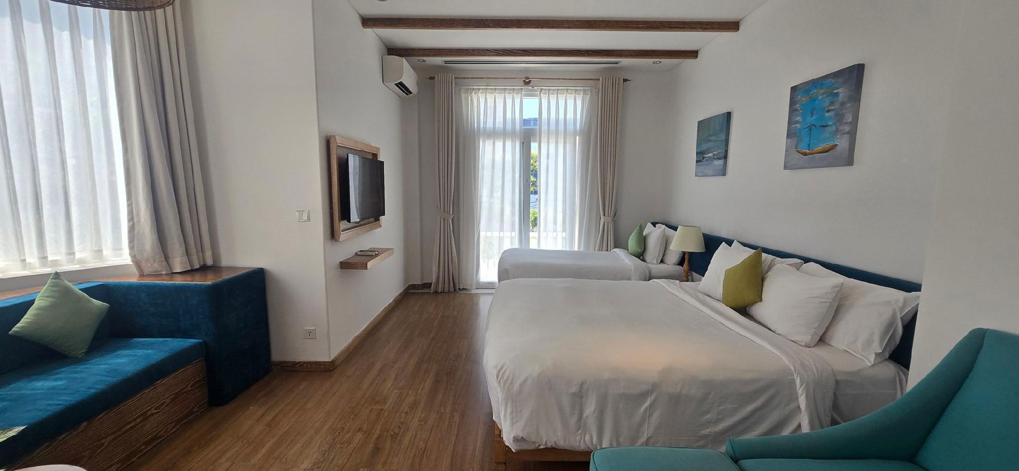 Santorin, Family Suite, King and Twin Beds, Balcony
