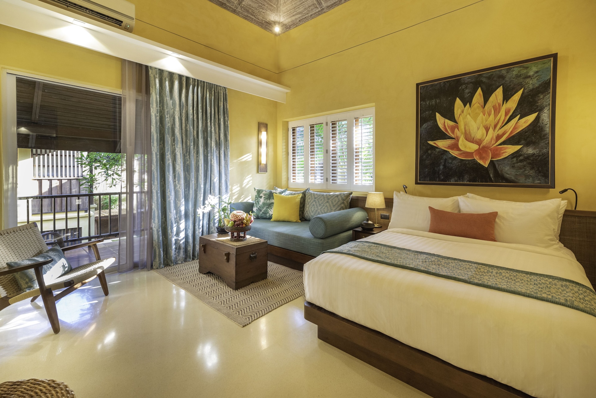 BOUTIQUE, ESCAPE, OCEAN