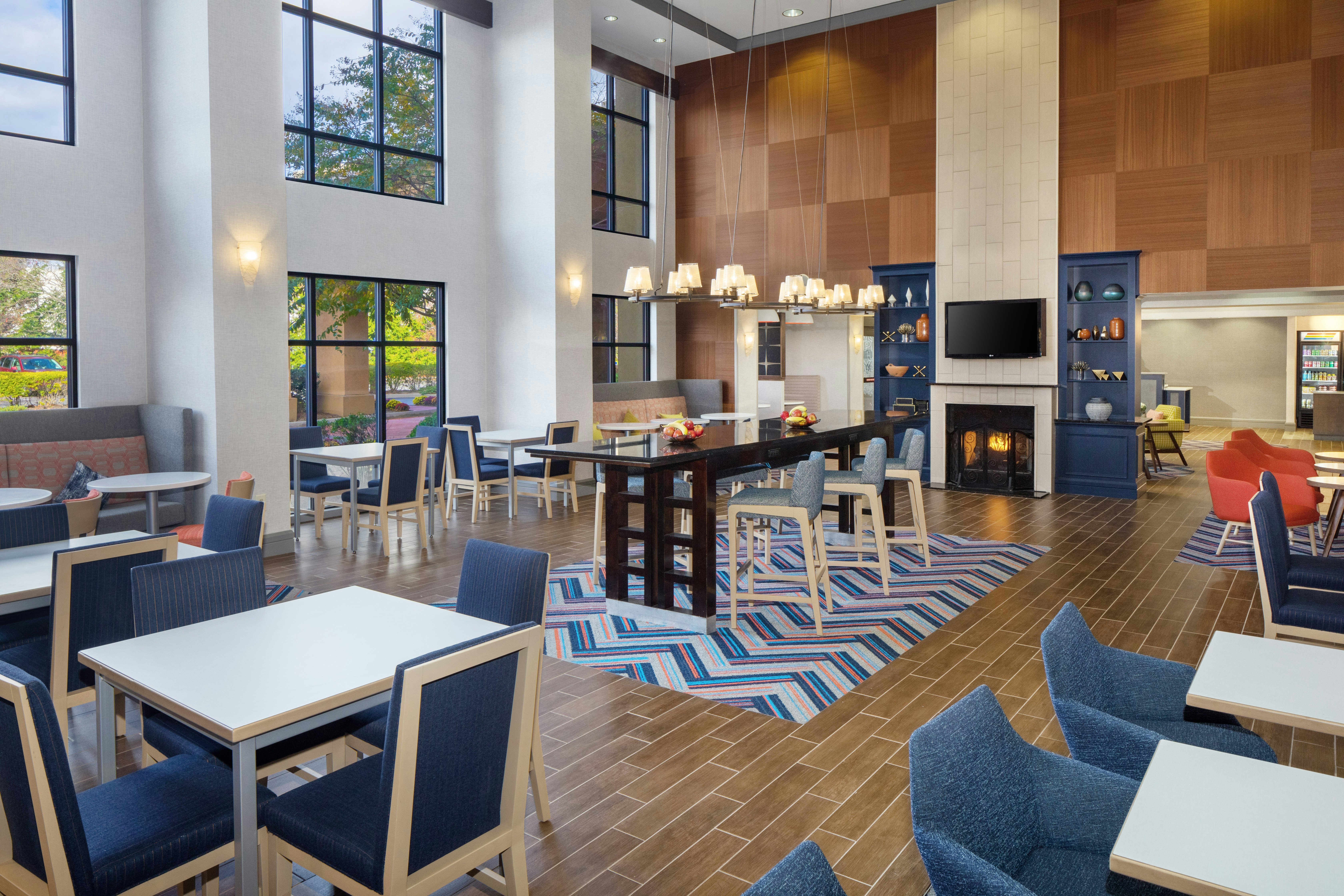 Hampton Inn Garden City Long Island, NY 25/32