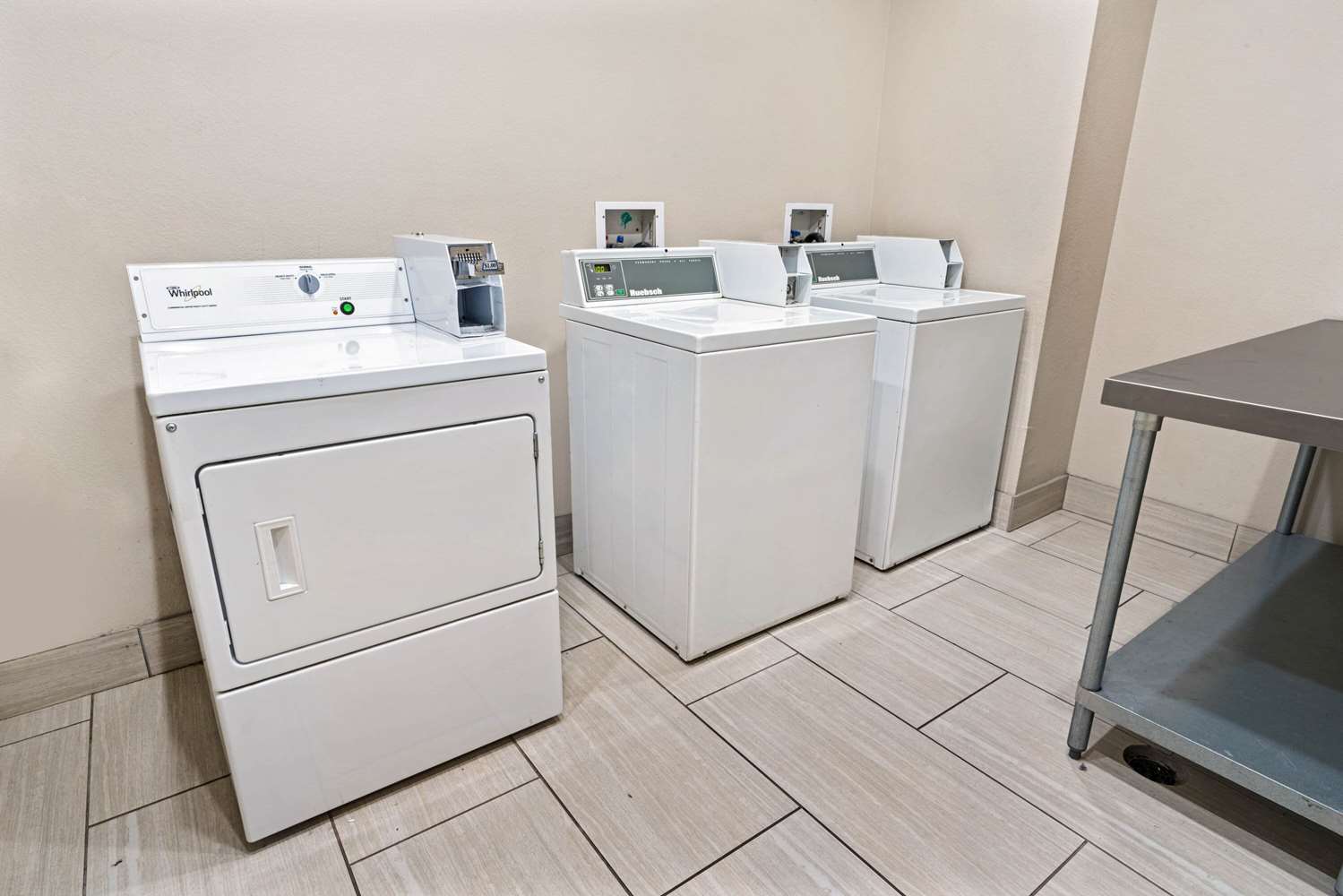 La Quinta Inn and Suites Phoenix I-10 West 3/50