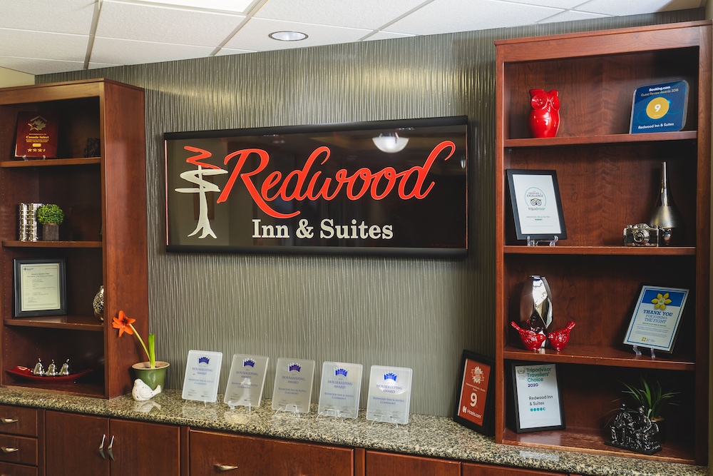 Redwood Inn Suites Grande Prairie 32/61