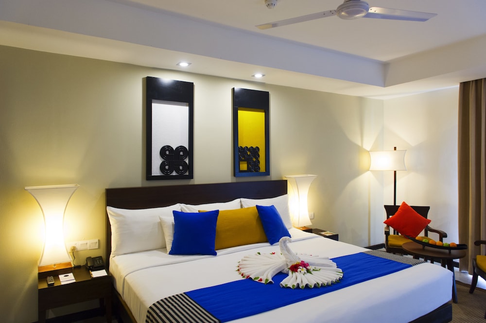 Club Hotel Dolphin 12/50