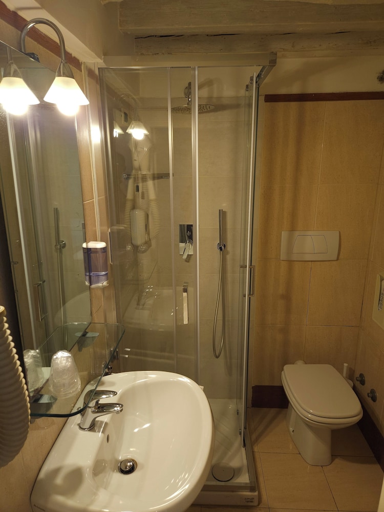 Hotel Adriatico 50/54
