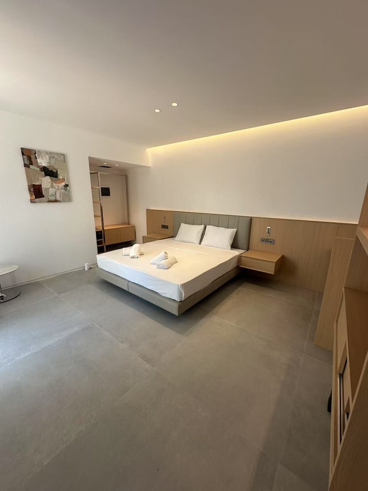 Nikos Hotel 17/46