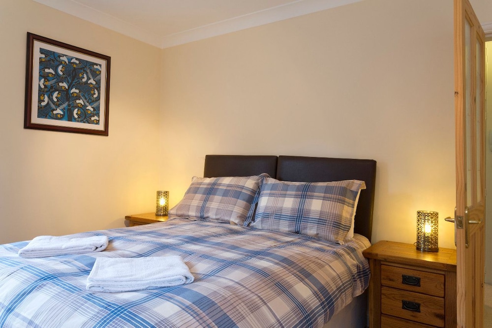 Poplar House Serviced Apartments 7/27