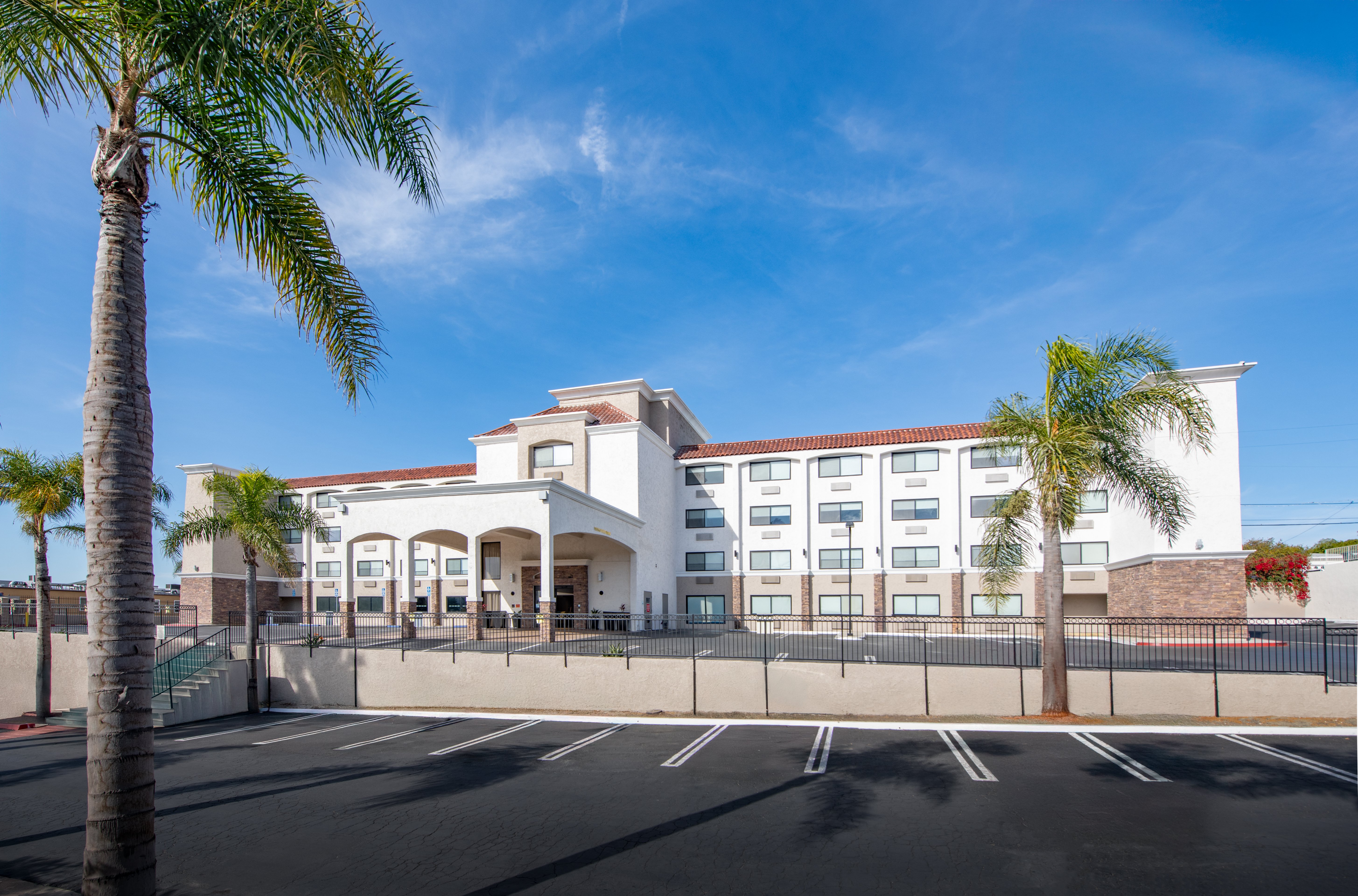 Holiday Inn Express San Diego South National City 68/73