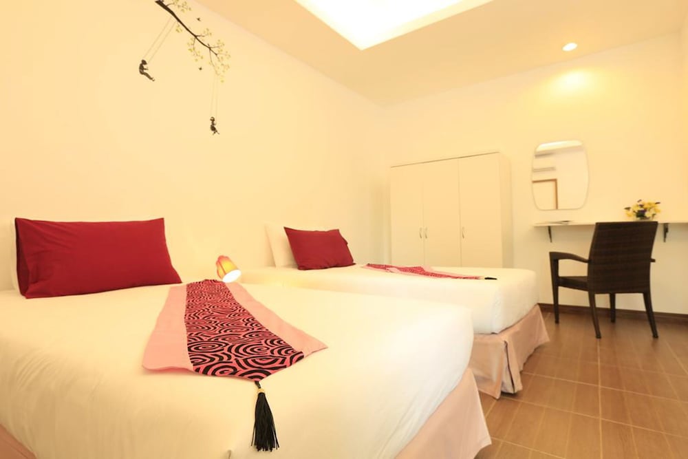 White Cat Hotel 15/45