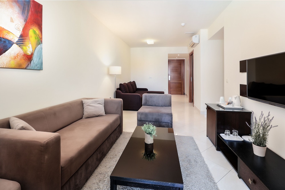 Blue Waves Resort 52/71