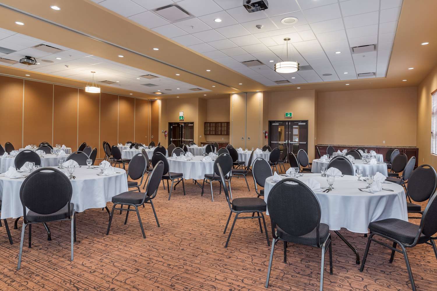 Best Western Plus Bathurst Hotel Suites 15/19