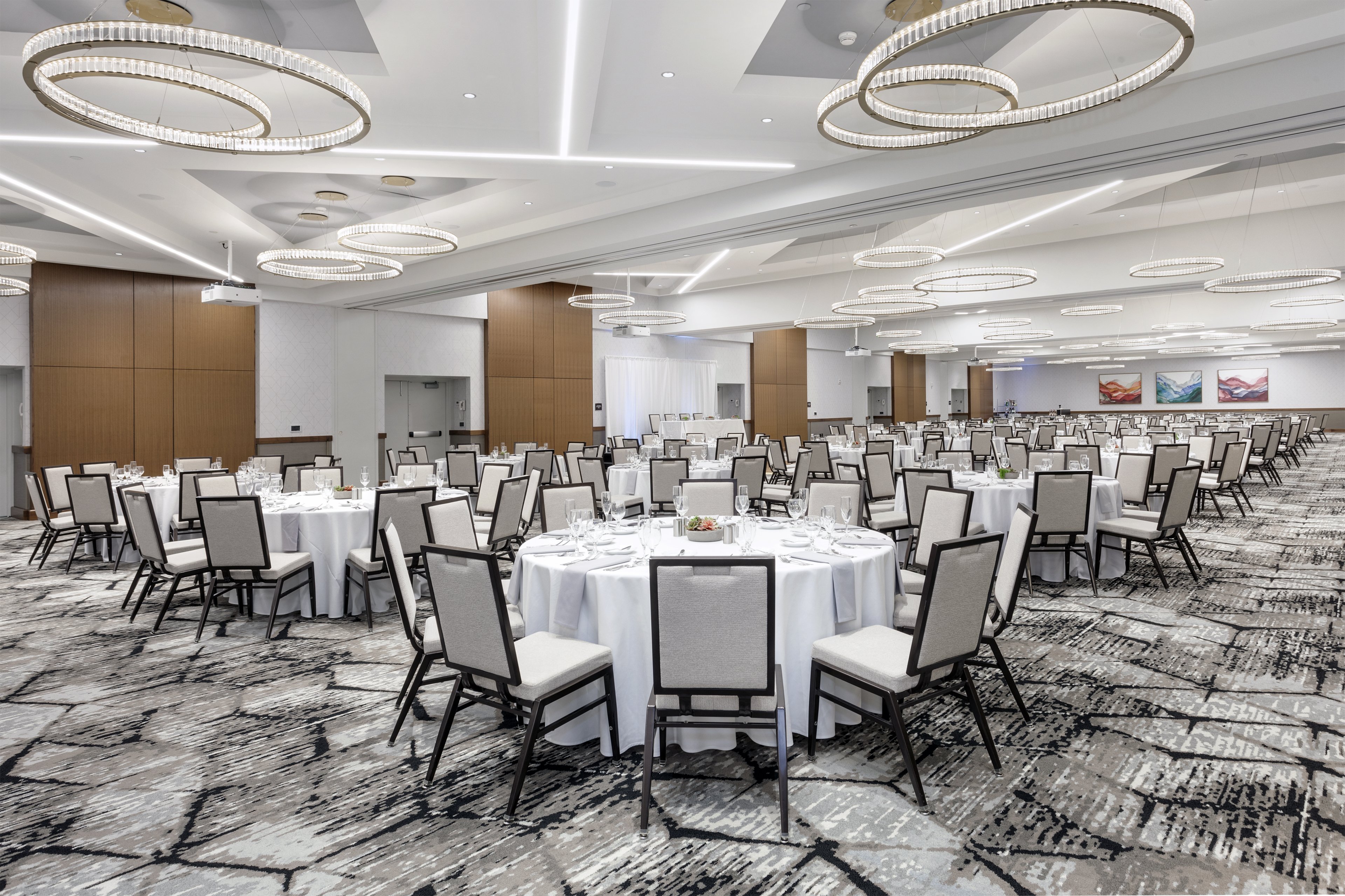 Crowne Plaza Lansing West 48/50