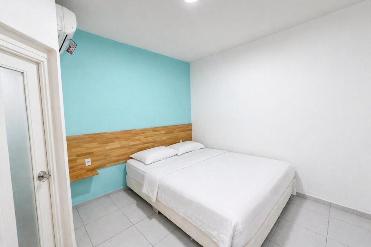 Hotel O near Bunda Thamrin Hospital formerly Airis Hotel 13/18
