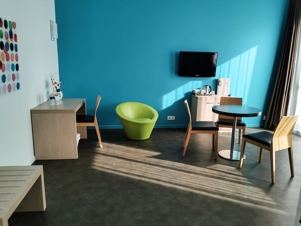 Esatitude Hotel 13/32