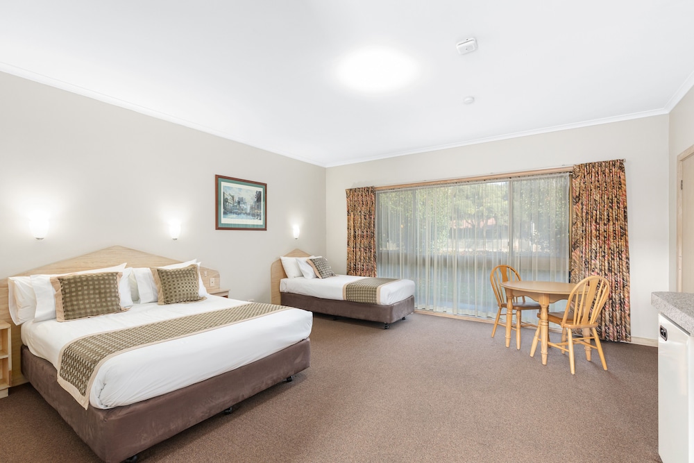 Presidential Motel 37/72