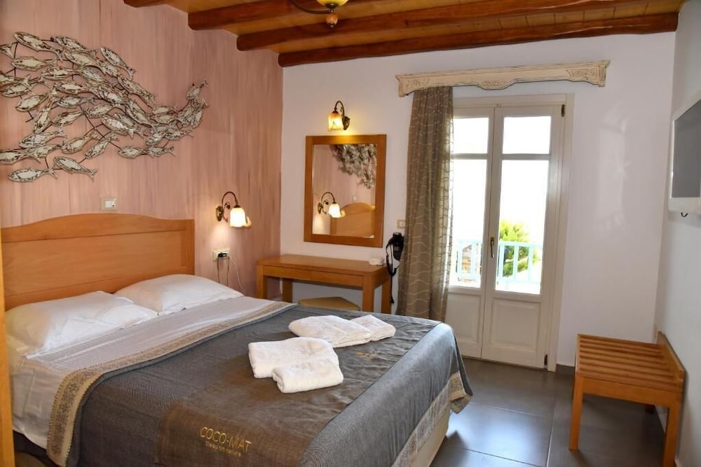 Messaria Hotel 15/63