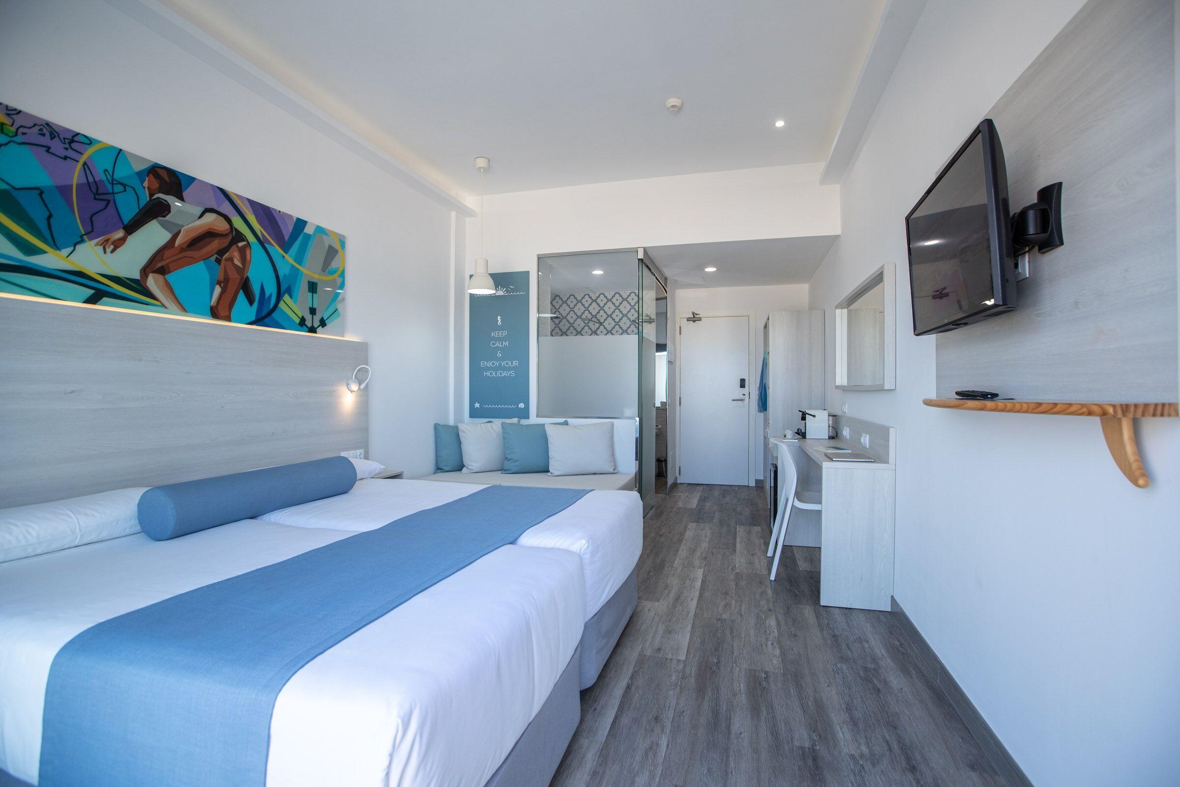 Standard, Double Bed, Pool View, Balcony or Terrace