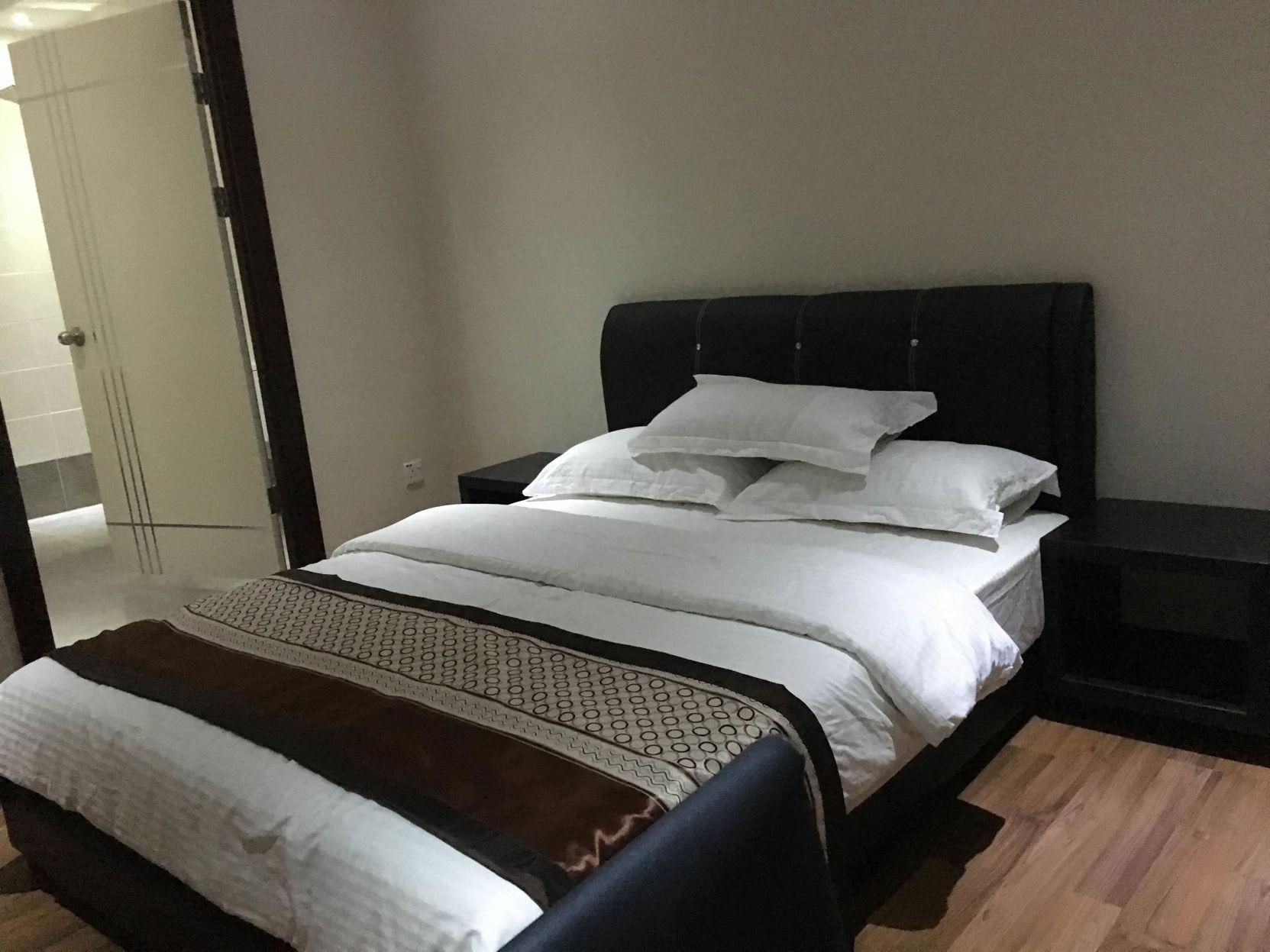 Room, Double Bed, No Window