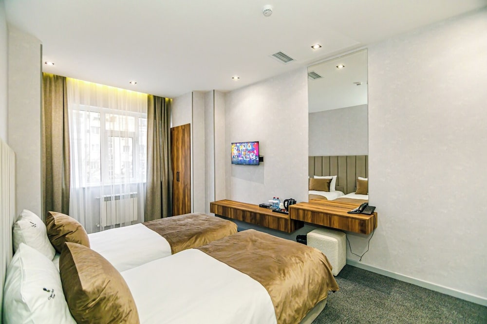 Irshad Hotel 10/21