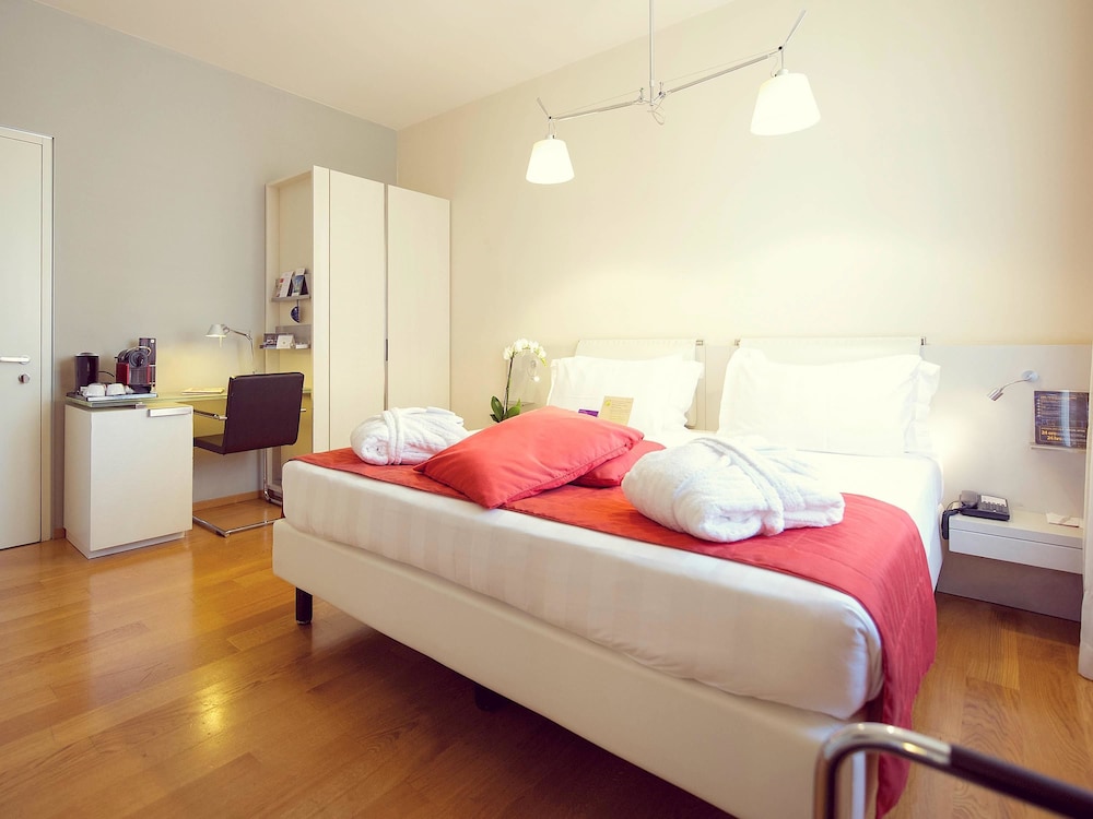 SUPERIOR, KING BED