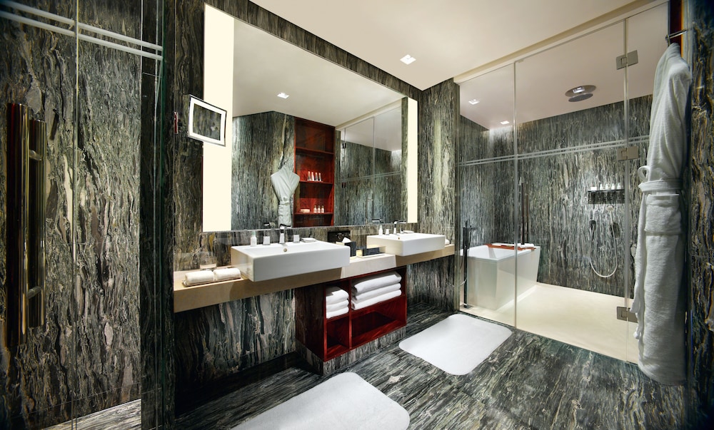 Grand Hyatt Shenzhen 10/75