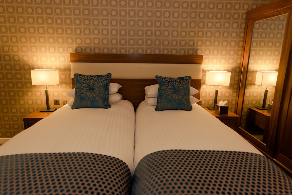 Standard, Twin Beds, LEOPOLD HOTEL 4/9