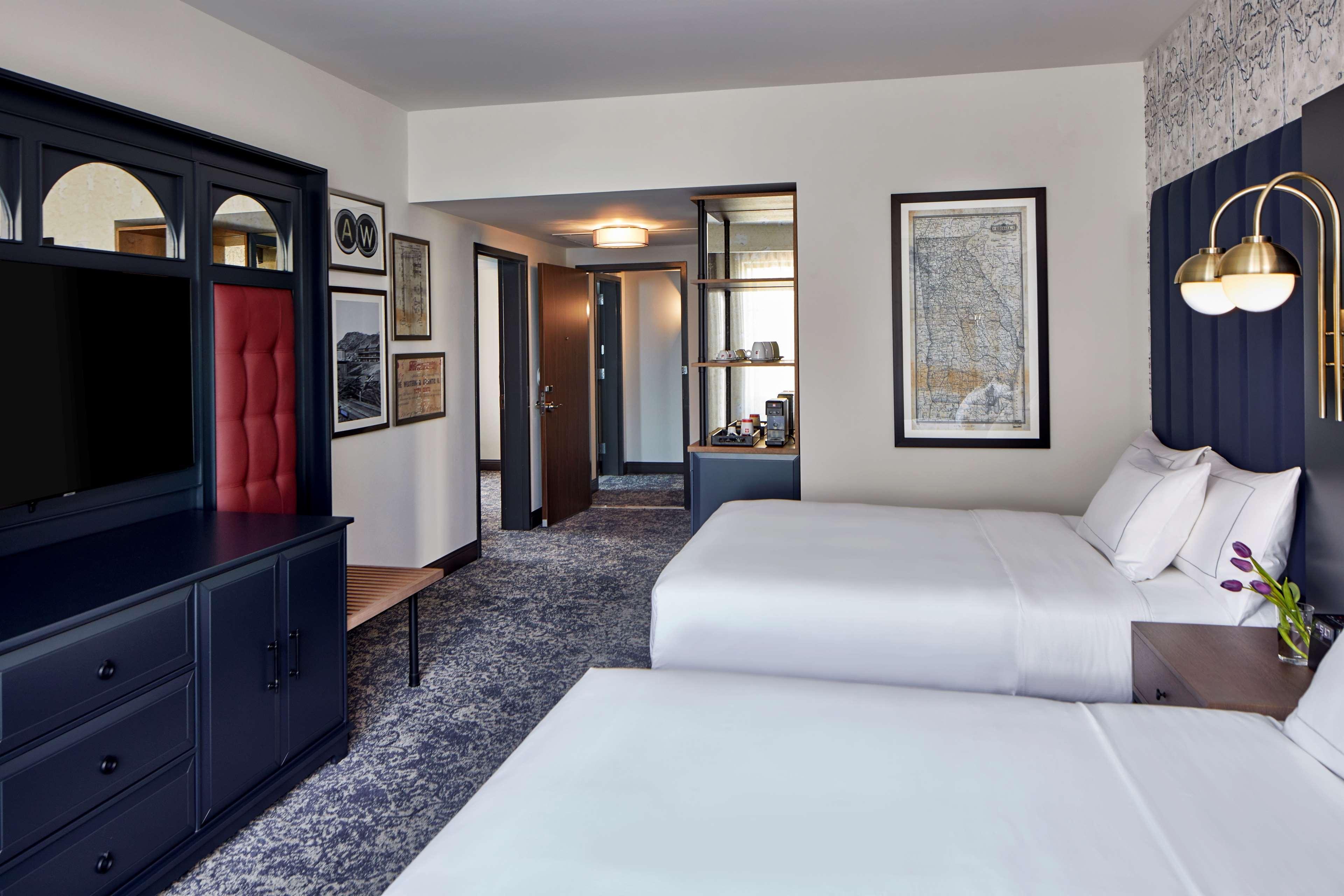 2 BEDROOMS, SUITE, 1 KING AND 2 QUEEN BEDS