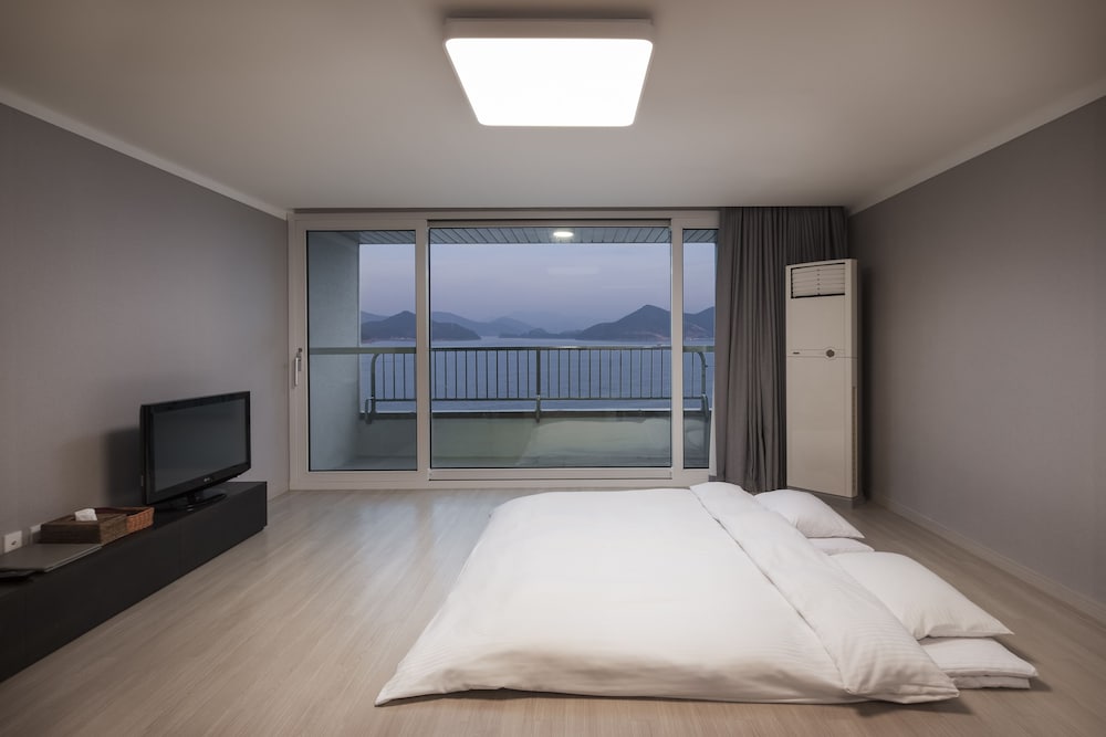 Kumho Tongyeong Marina Resort 7/52