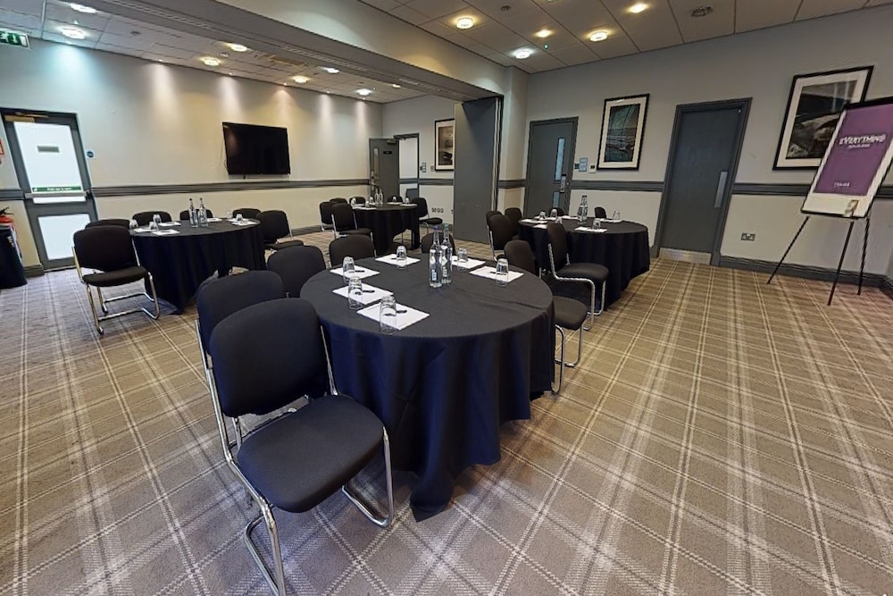 Village Hotel St Davids Nr Chester 28/35