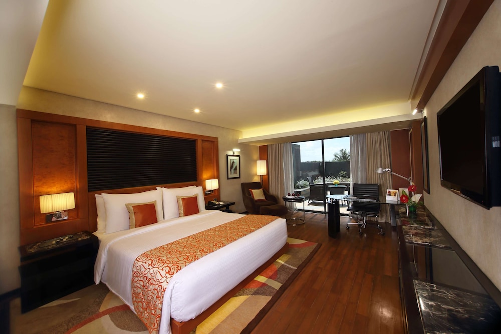 Gokulam Grand Hotel Spa 8/75