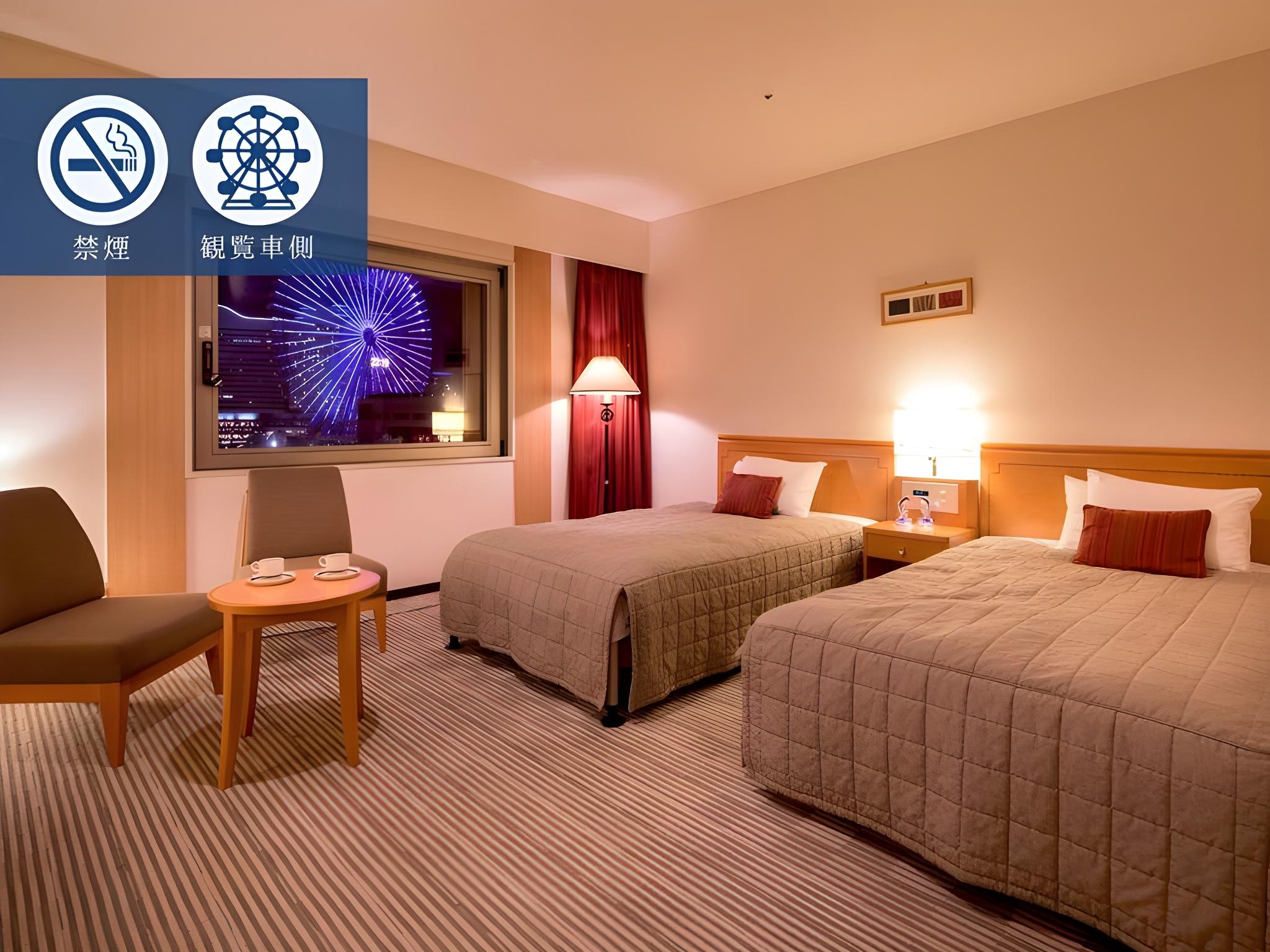 Standard, Twin Beds, Ferris Wheel View, Night View