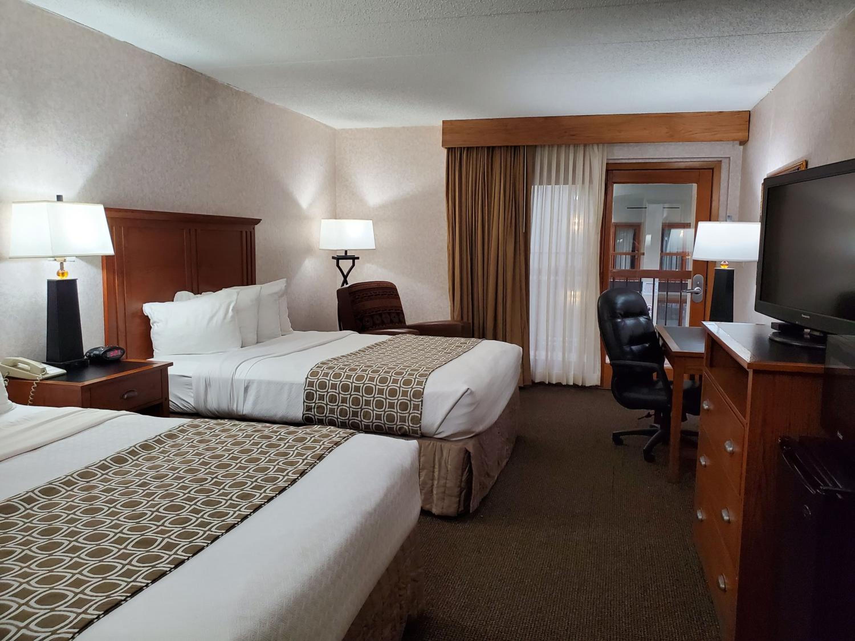 Room, Queen Bed, Pool Side, High Floor