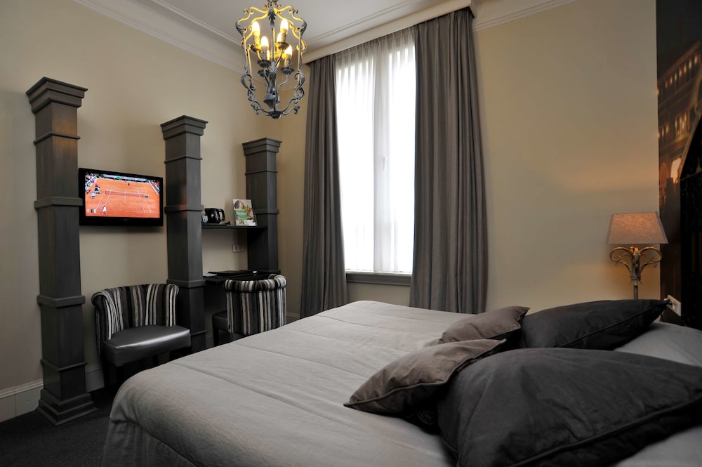 Golden Tulip West Ende 15/73