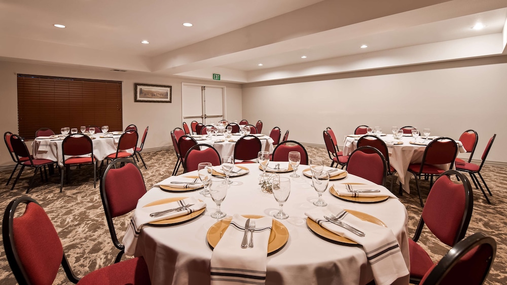 Best Western Plus Villa Del Lago Inn 34/41
