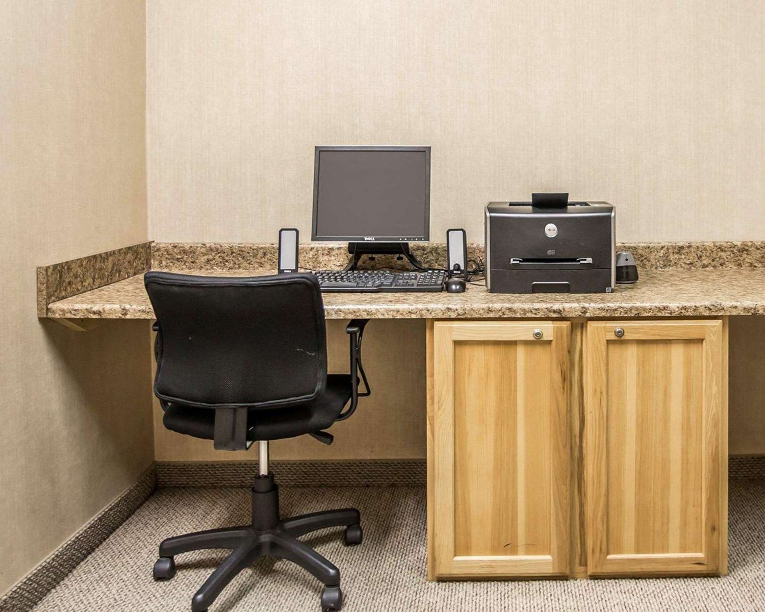 Rodeway Inn & Suites Salina South 10/10
